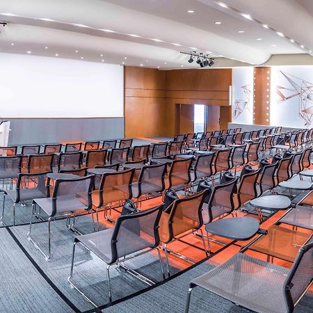 Novotel Paris Rueil Malmaison Екстериор снимка