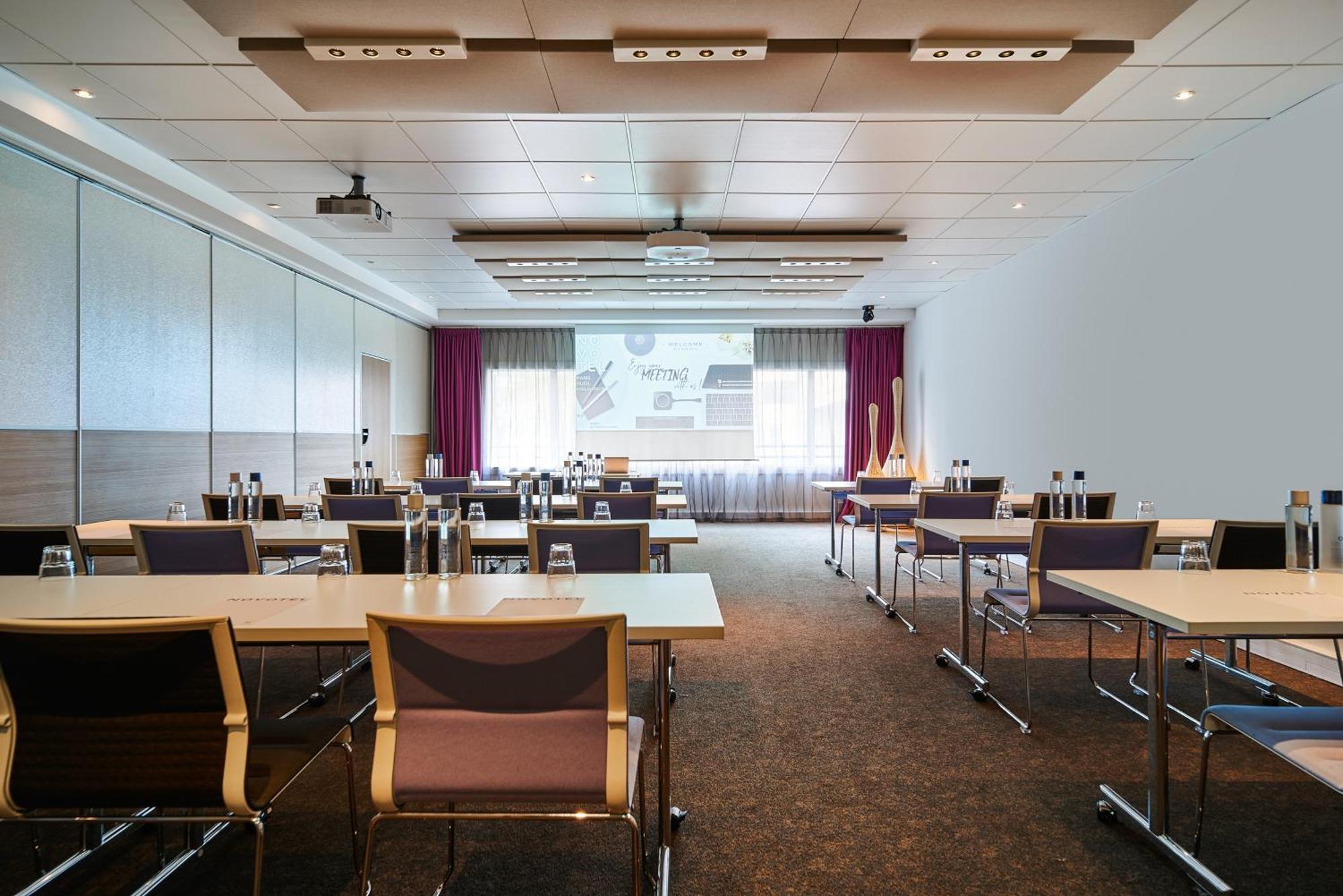 Novotel Paris Rueil Malmaison Екстериор снимка