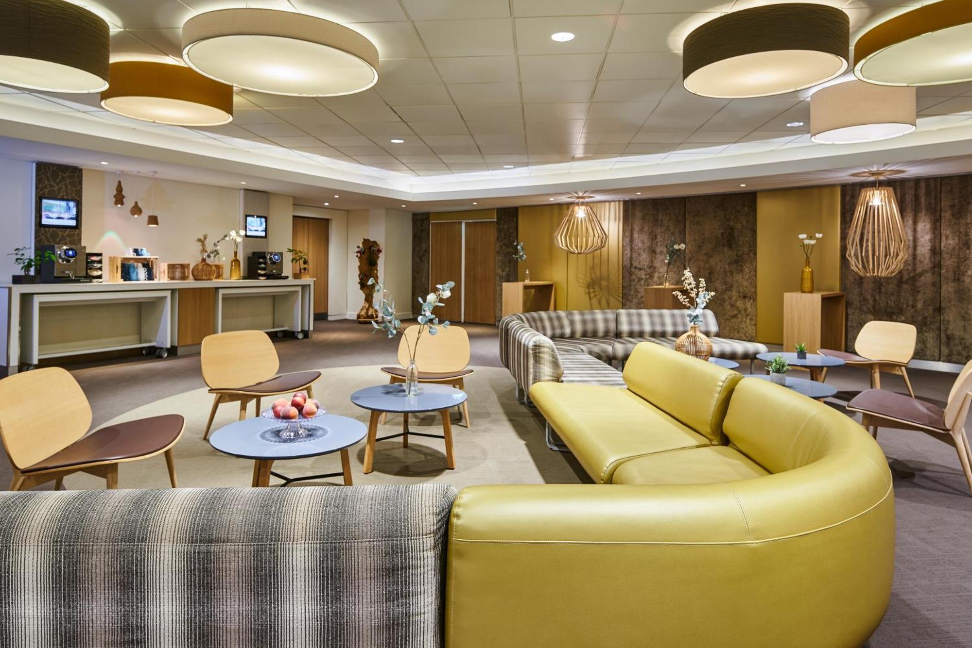 Novotel Paris Rueil Malmaison Екстериор снимка