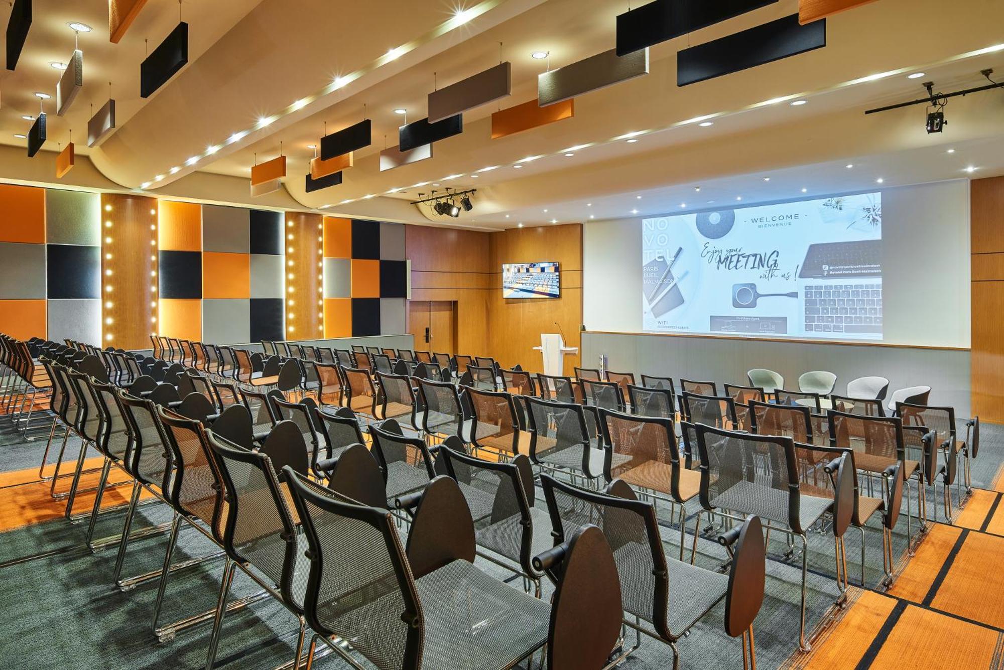 Novotel Paris Rueil Malmaison Екстериор снимка