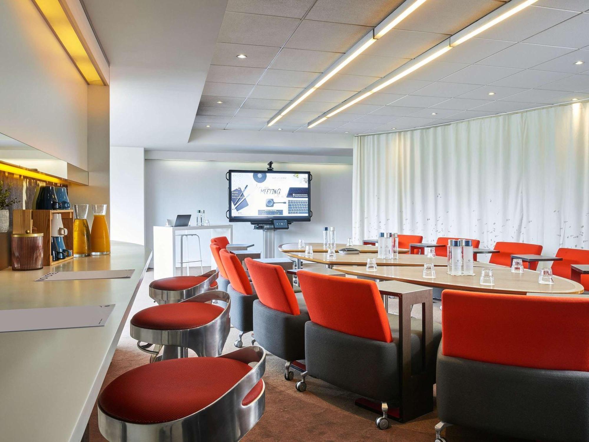 Novotel Paris Rueil Malmaison Екстериор снимка