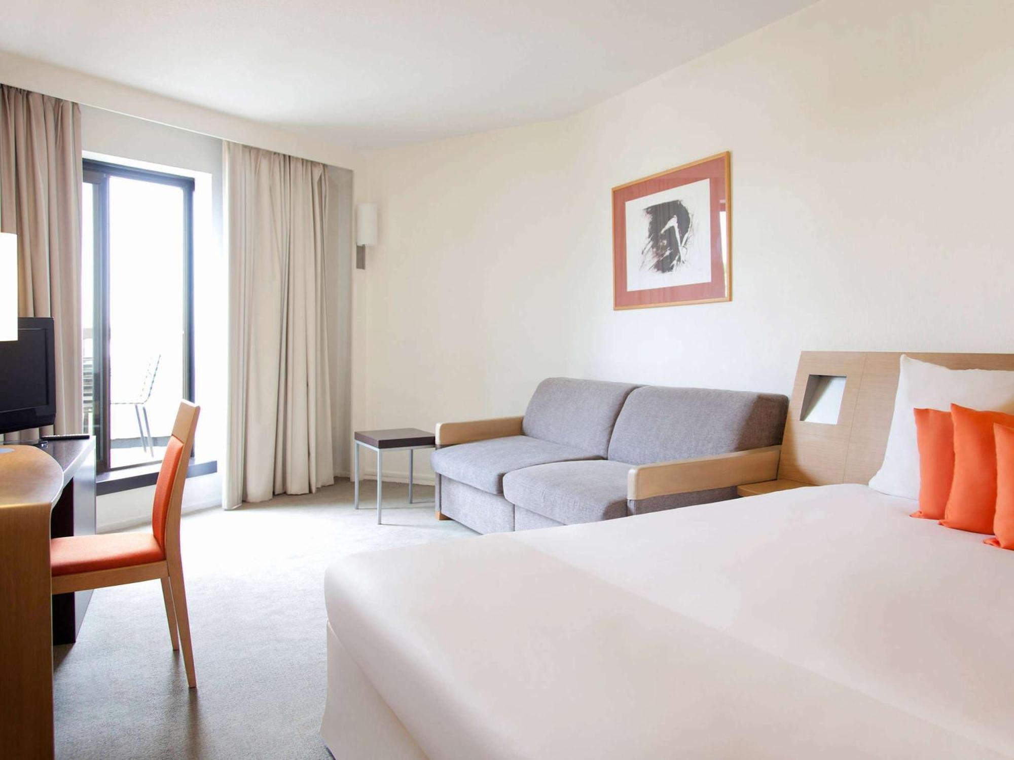 Novotel Paris Rueil Malmaison Екстериор снимка
