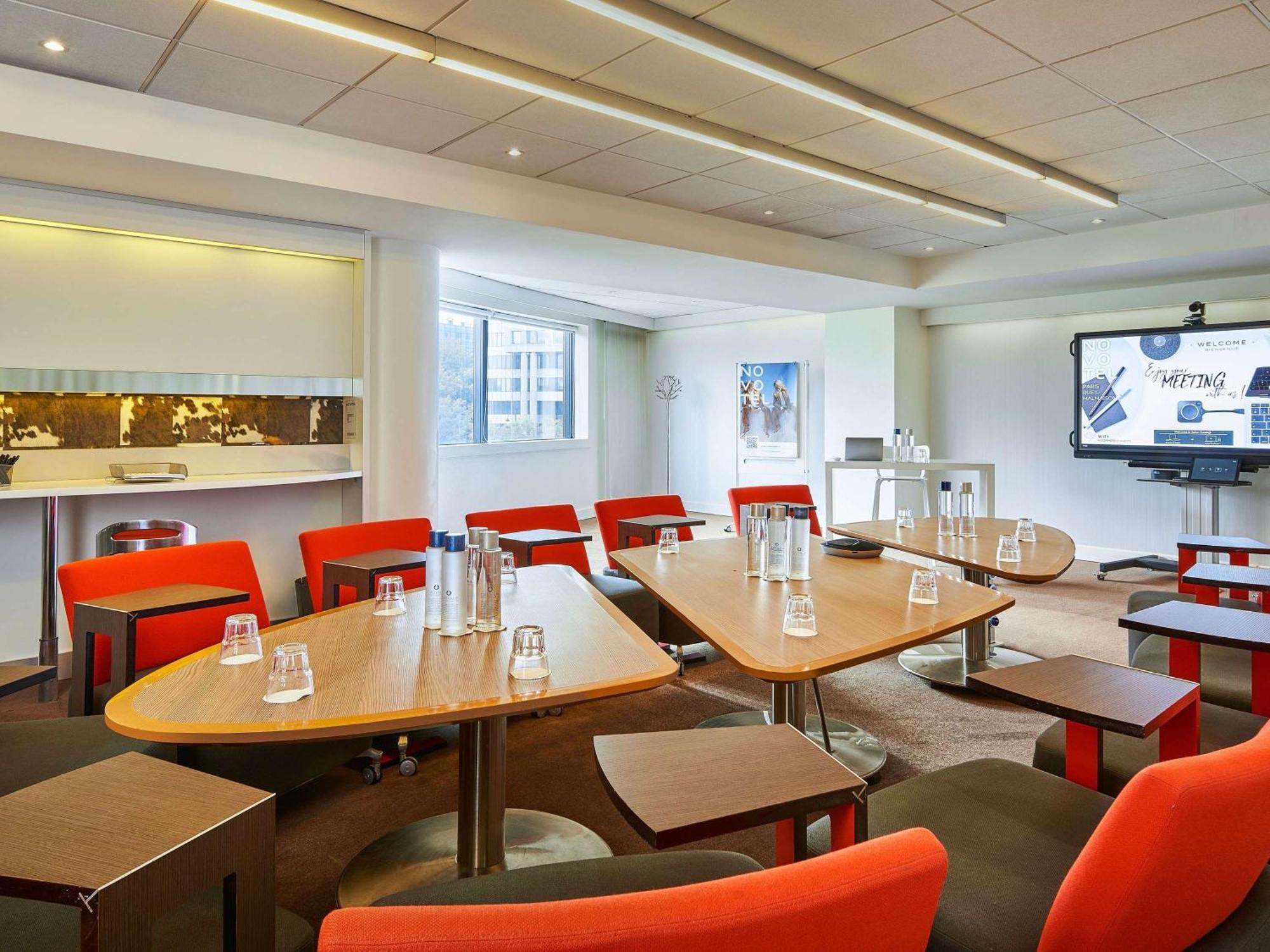 Novotel Paris Rueil Malmaison Екстериор снимка