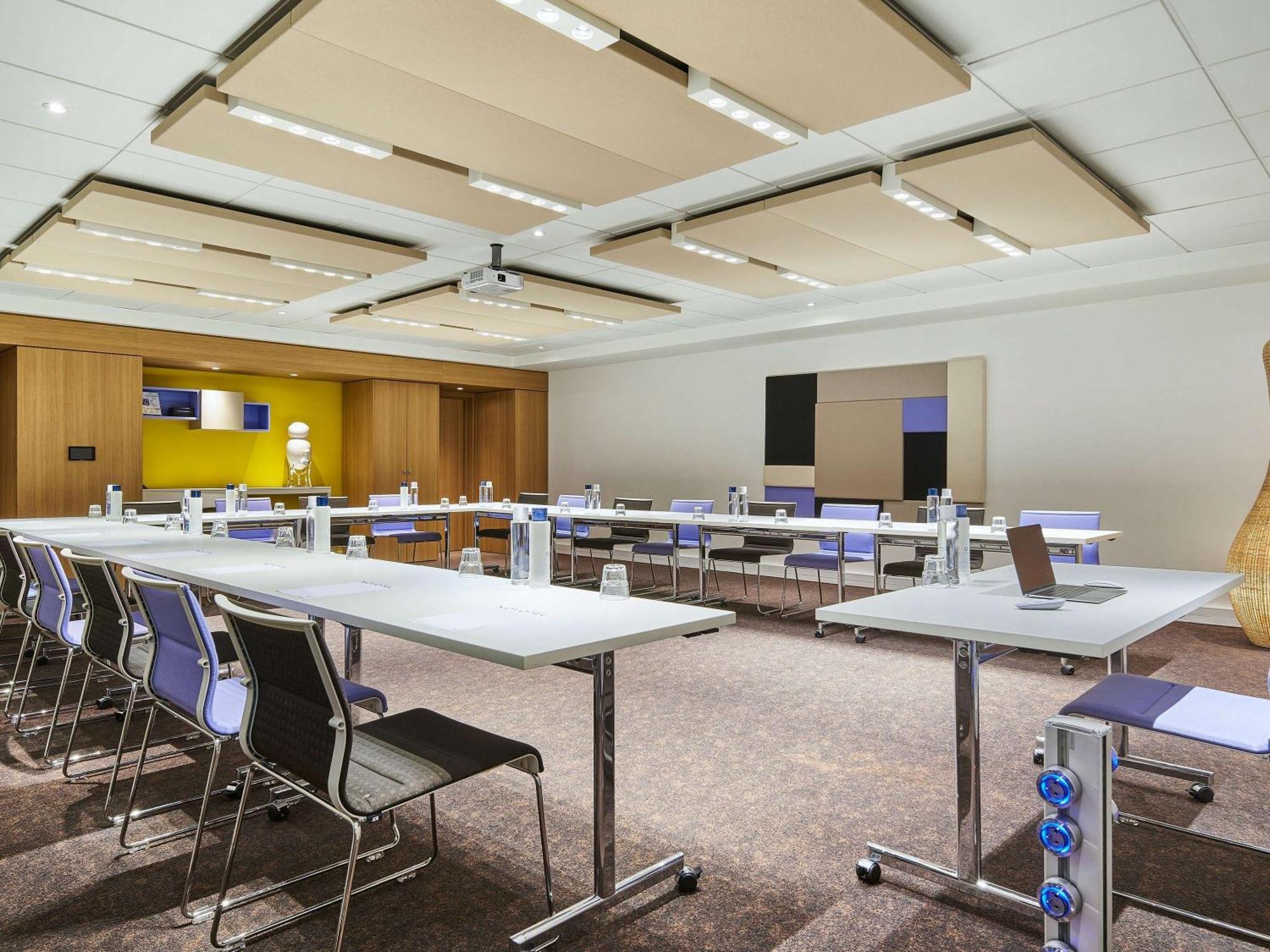Novotel Paris Rueil Malmaison Екстериор снимка