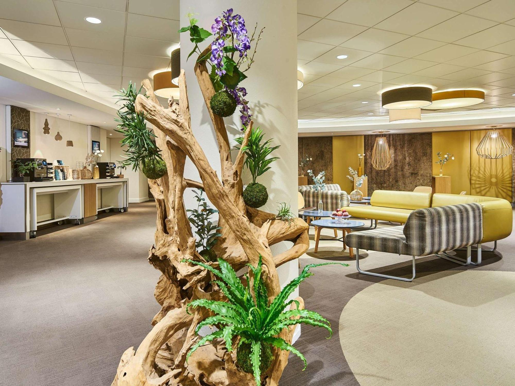 Novotel Paris Rueil Malmaison Екстериор снимка