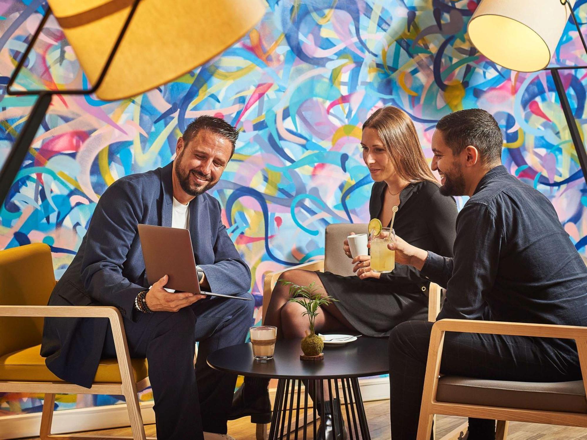 Novotel Paris Rueil Malmaison Екстериор снимка