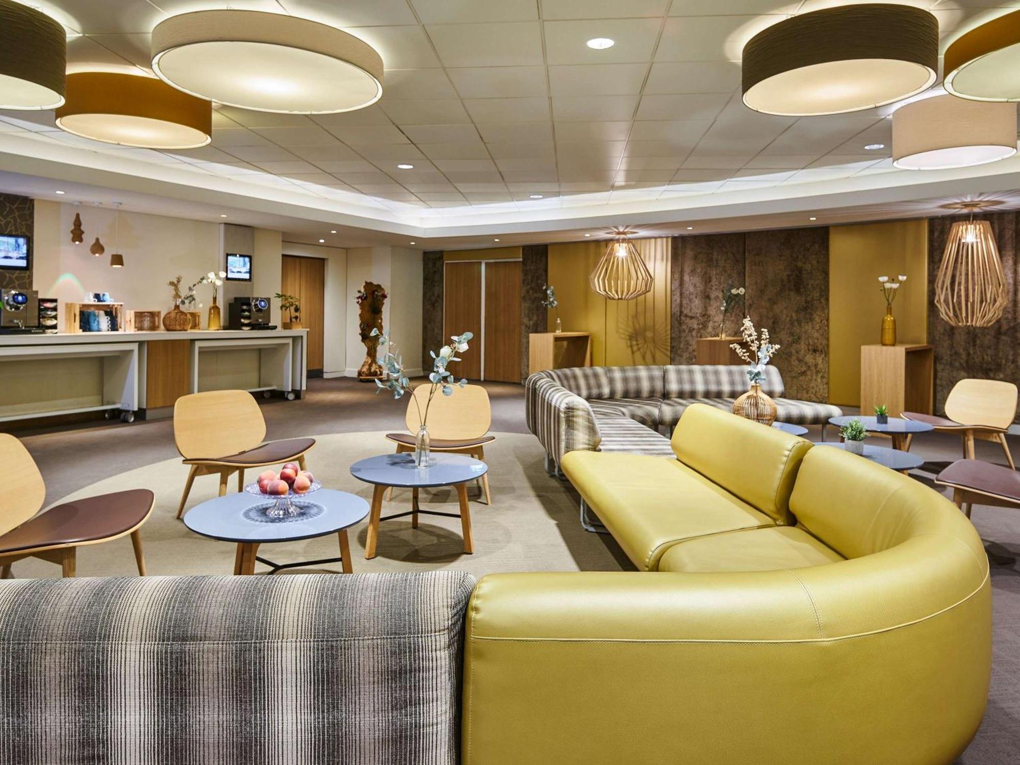 Novotel Paris Rueil Malmaison Екстериор снимка