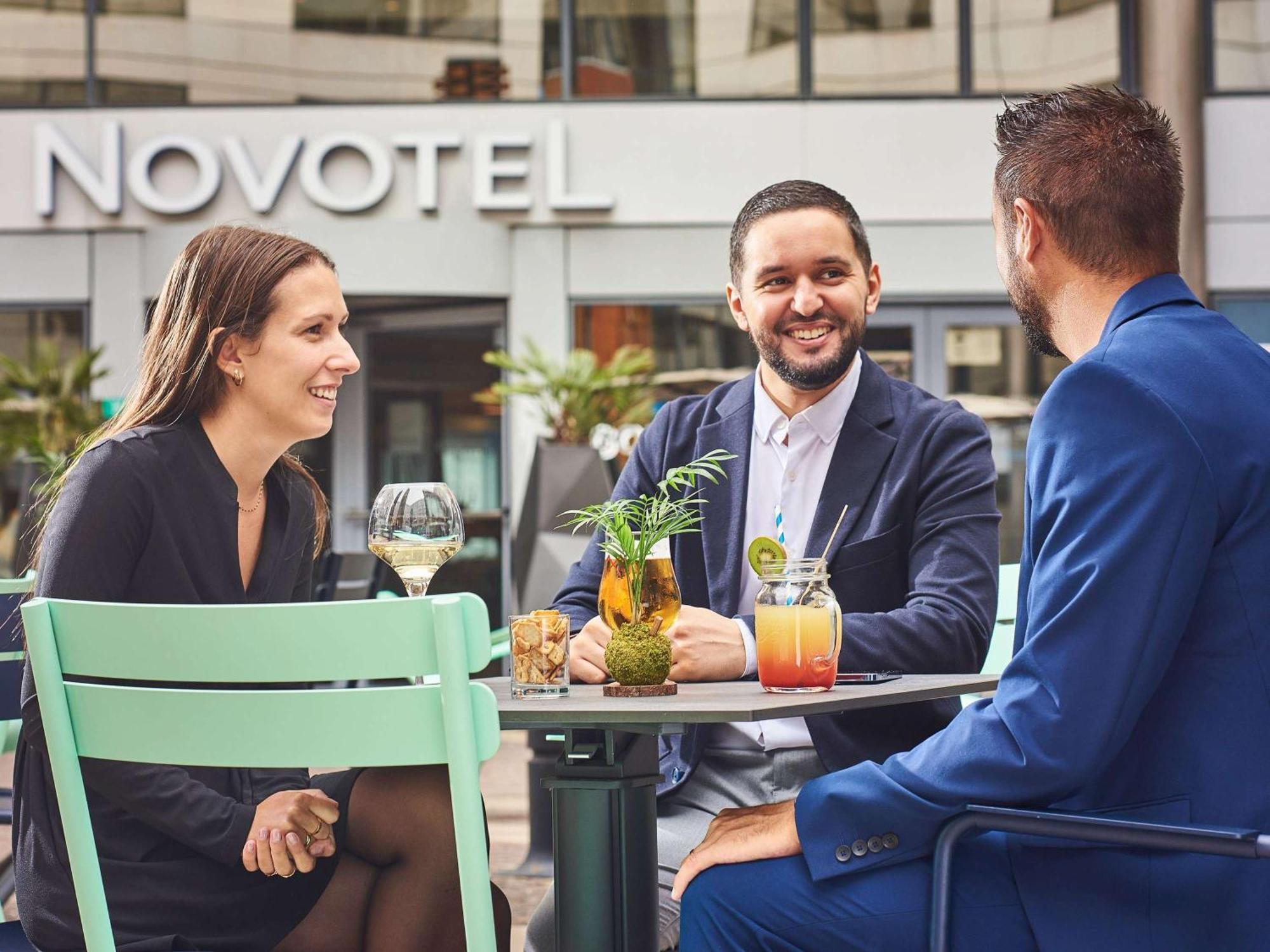 Novotel Paris Rueil Malmaison Екстериор снимка
