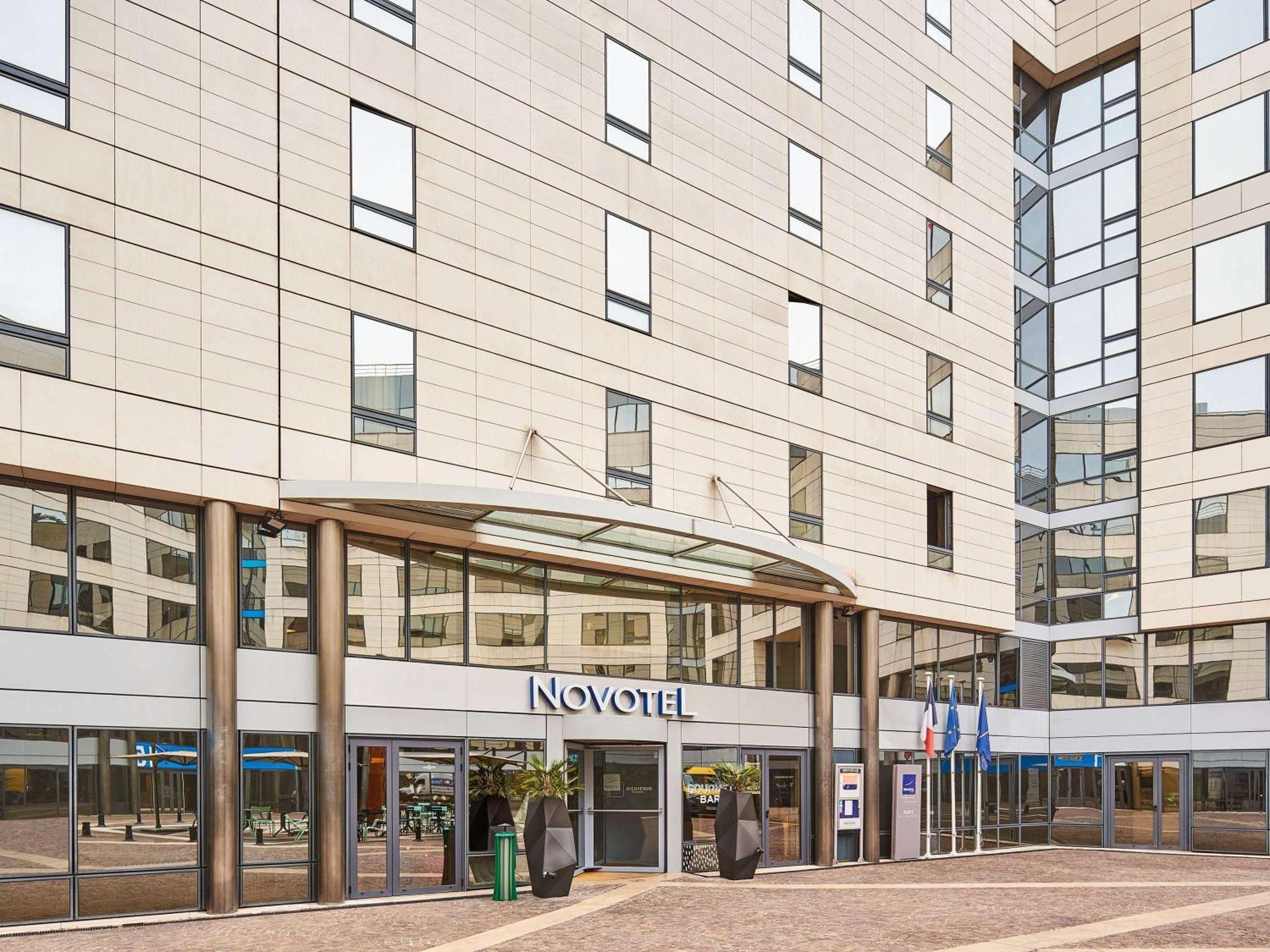 Novotel Paris Rueil Malmaison Екстериор снимка